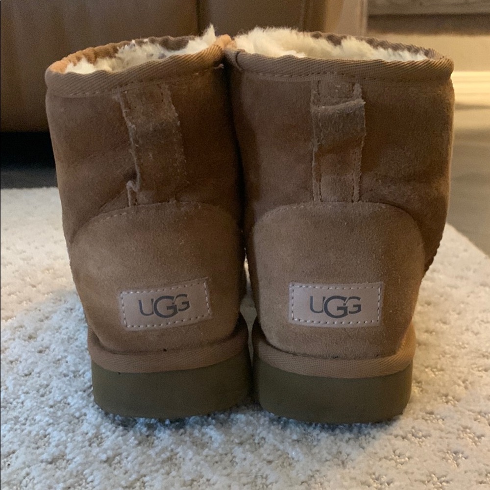 COPY - UGG MINI Boots size 7